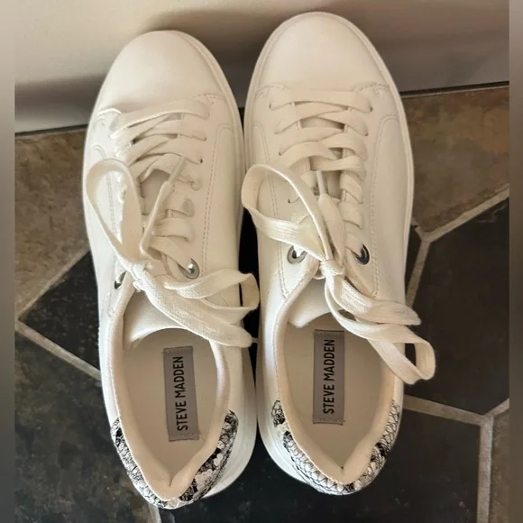 Steve Madden Catcher Sneakers Size 9.5 - Picture 5 of 7